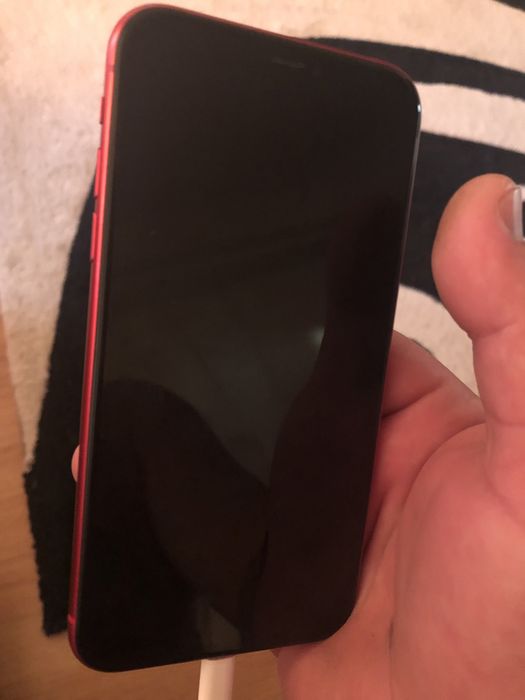 Vand iphon 11 red. 64G