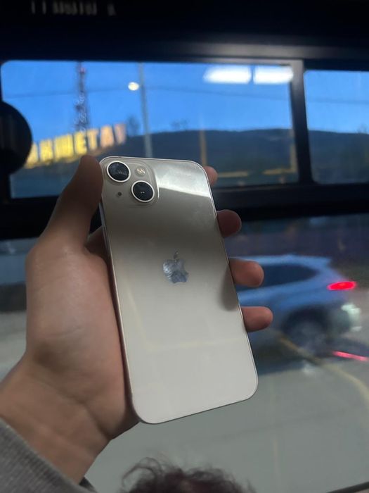 Продам Айфон 13