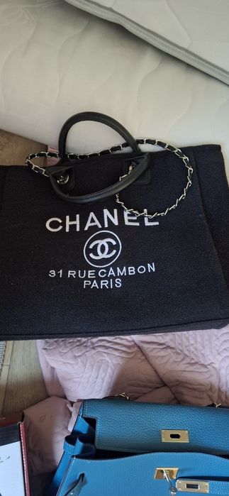 Продам три сумки практически новые.