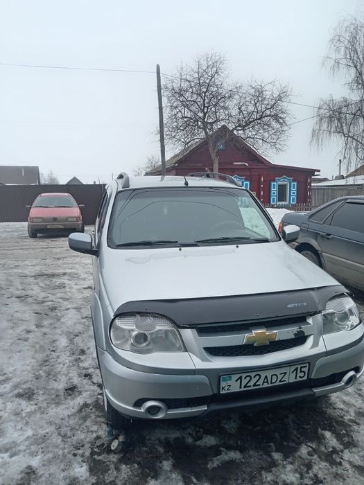 Нива шевроле 2014 год,люксовая