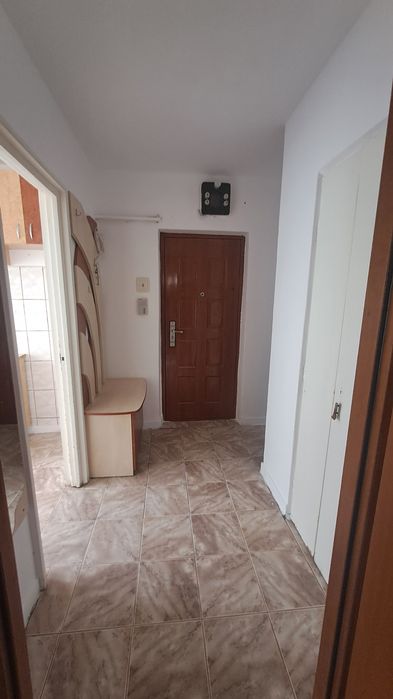 Apartament 2 camere semidecomandat