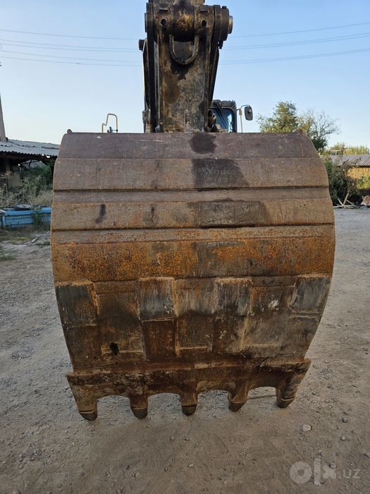 Услуги гусеничного экскаватора Volvo 220