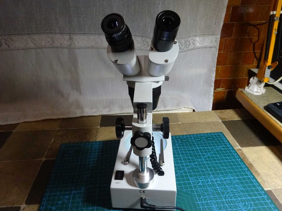 Microscop stereo 20-40x