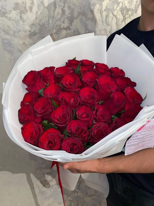 Свежие цветы , метровые розы