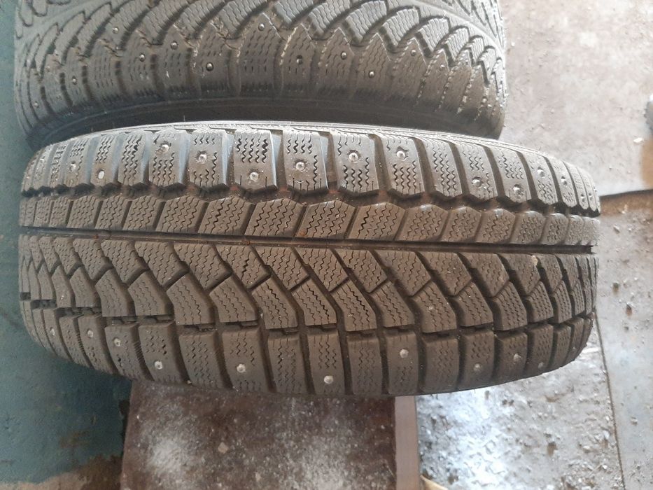Продам комплект зимней резины с дисками