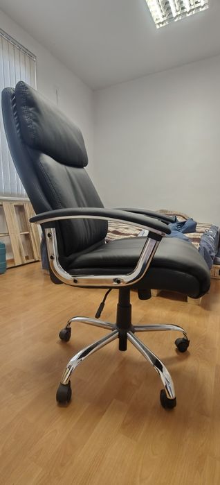 Мениджърски офис стол
