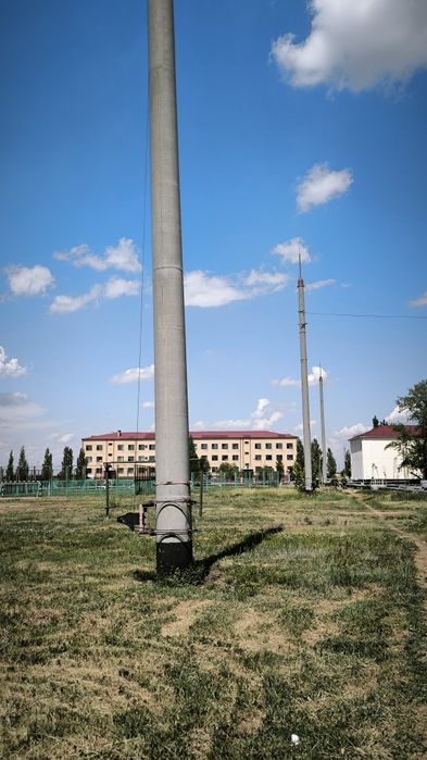 Отдам железо бетонные столбы круглые высота 25-30 метров