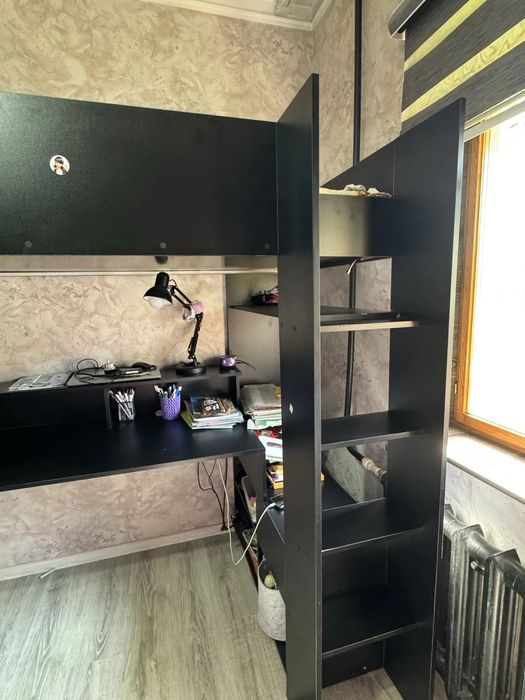 Продам кровать со столом