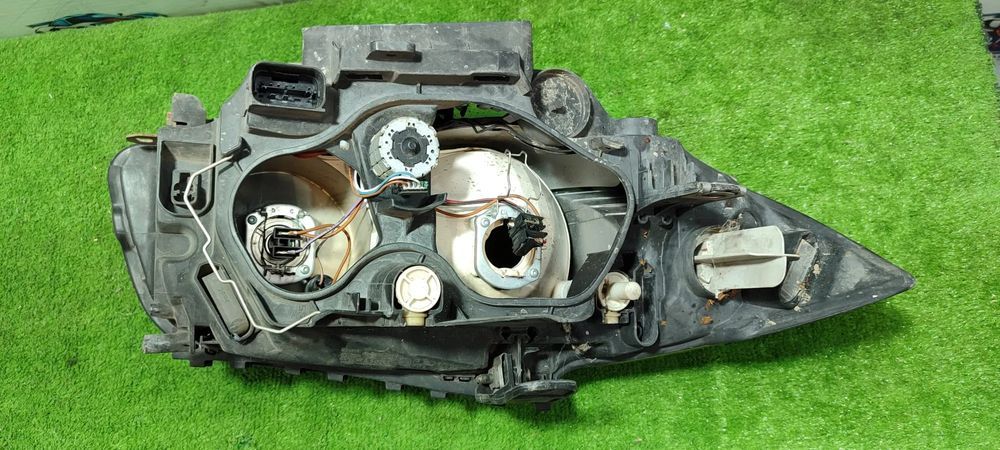 FAR STANGA HALOGEN BMW SERIA 1 (E87 / E81 / E82 / E88) / COD OEM 63126924487-08 / 10019510 2004-2007 (4G2)