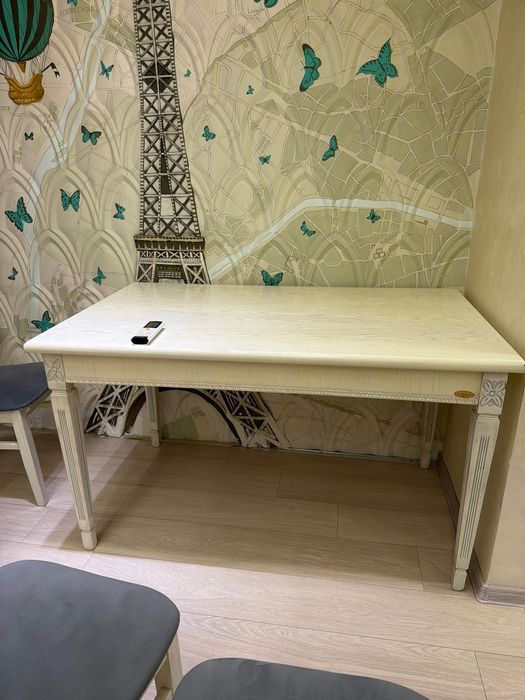 Мягкий мебел, стол стул , журналный стол