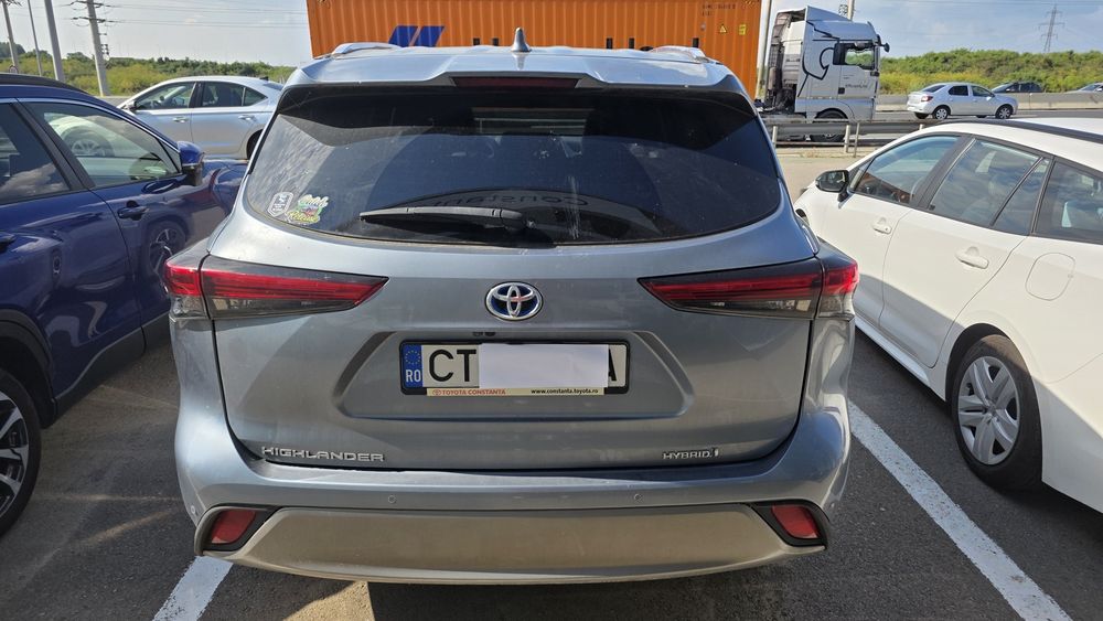 TOYOTA Highlander 2022 — imagine 4