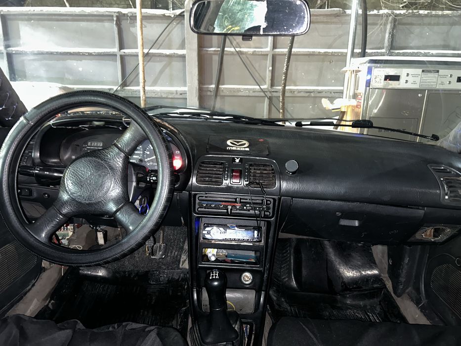 Продам Мазду 323