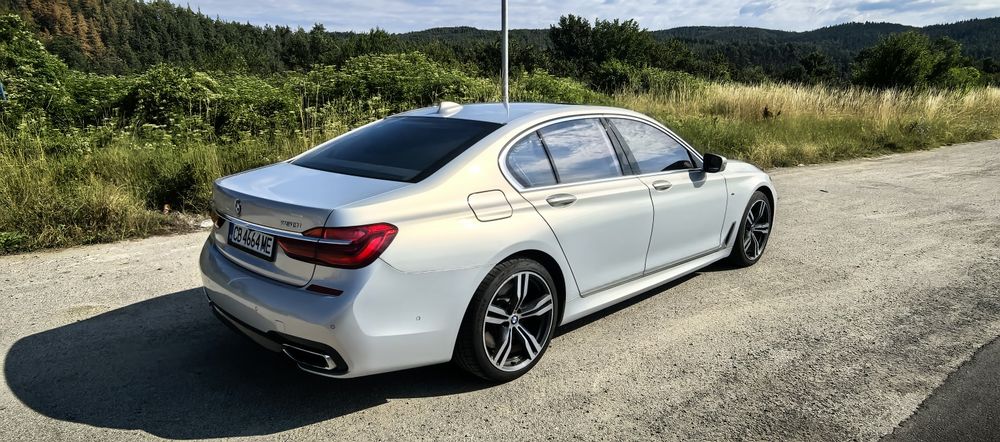 BMW 750i xdrive сив металик