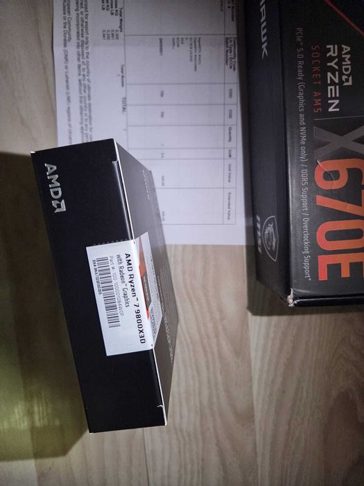 Procesor Ryzen 7 9800x3D + Placa de bază MSI X670E Tomahawk WI-FI AM5