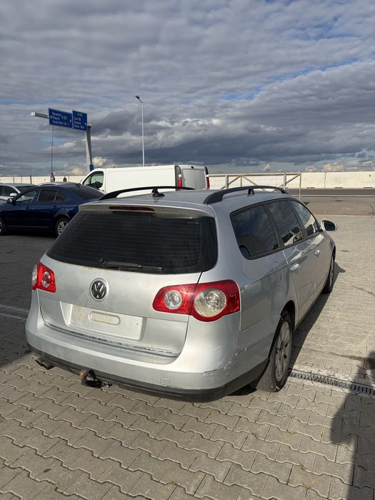 Dezmembram Volkswagen Passat B6 2.0 TDI (CBAB) DSG din 2010