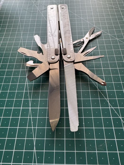 Мультитул Victorinox SwissTool