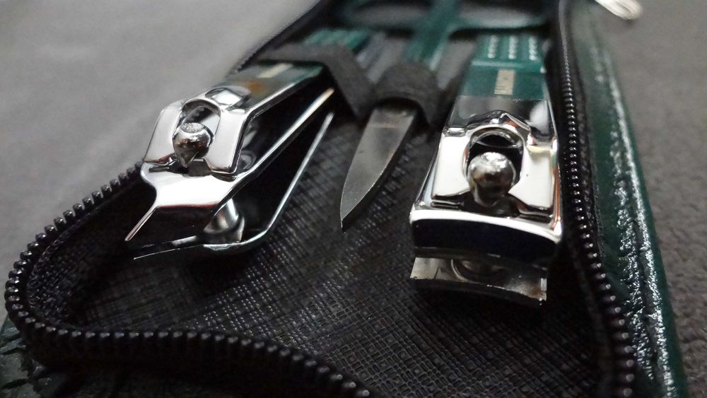 Професионален комплект за оформяне на маникюр