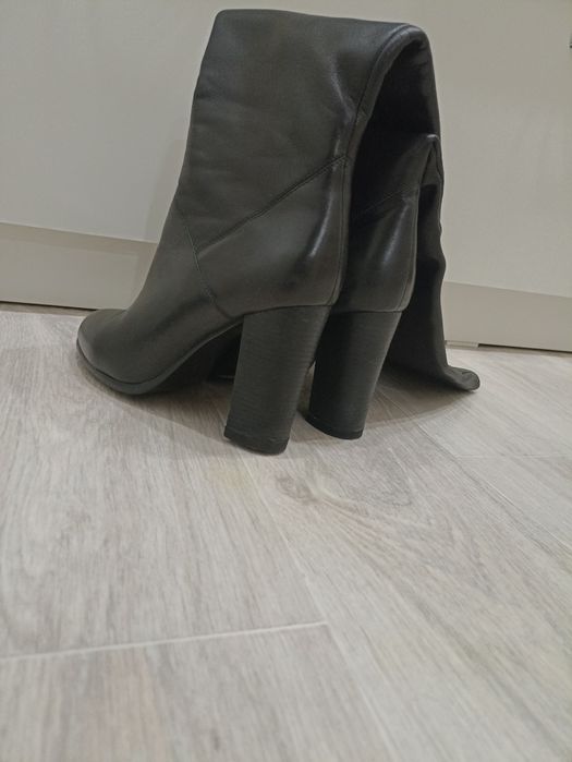 Продам кожаные сапоги