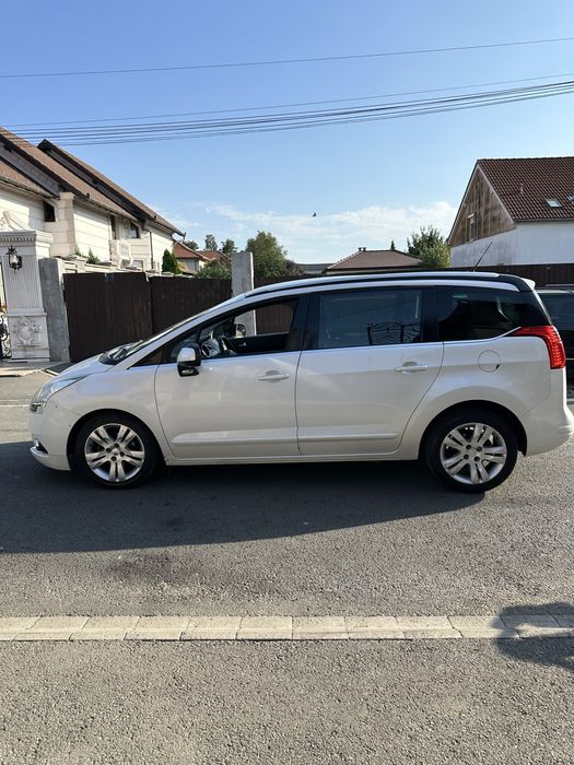 PEUGEOT 5008 2011 — imagine 2