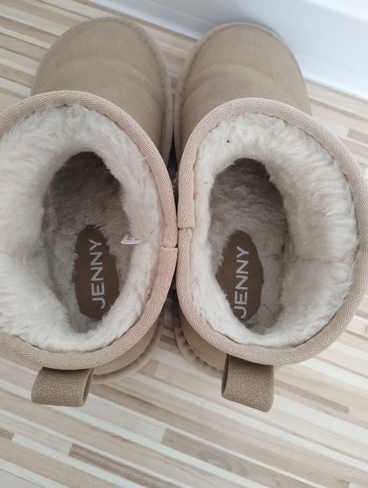 Ugg scurte nr 34