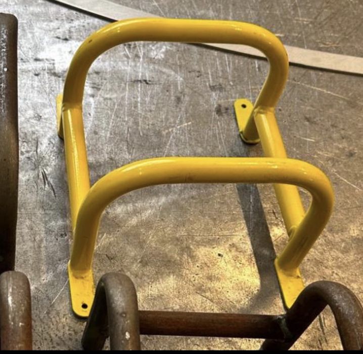 Protecție metalică pentru butoni urgența