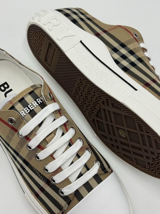 Обувки Burberry