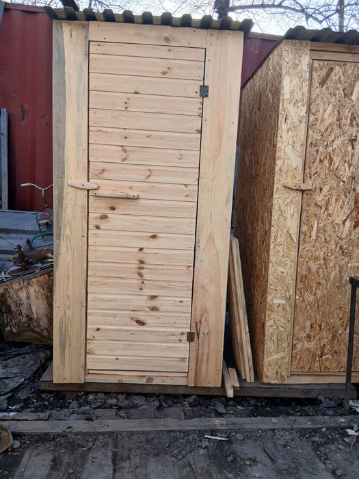 Туалет уличный деревянный