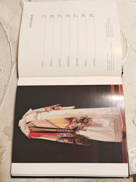 Руска Книга Календар Съкровища  на Ермитажа 1984 г.- Английски Език.