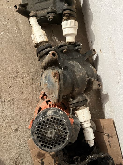 Продается насос водяной