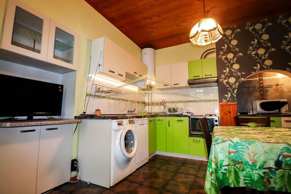 Дава се под наем Етаж от къща в Варна, Нептун - 120 кв.м за 561 € - Снимка #2