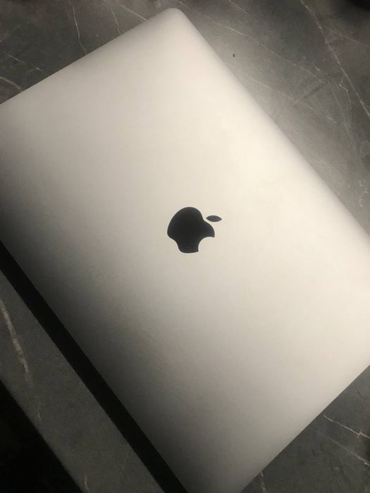 Apple MacBook Air M1