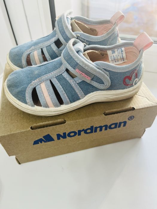 Сандали на девочку