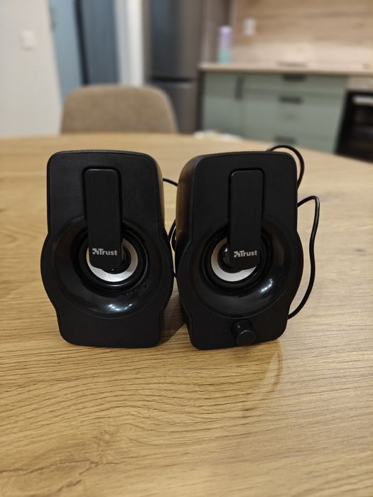 Настолен компютър + извит монитор + RGB клавиатура