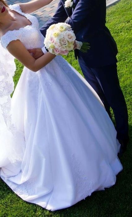 Ocazie!!! Rochie de mireasa superba M/L, de vânzare sau închiriat