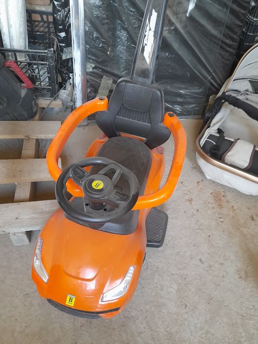 Детска кола за бутане