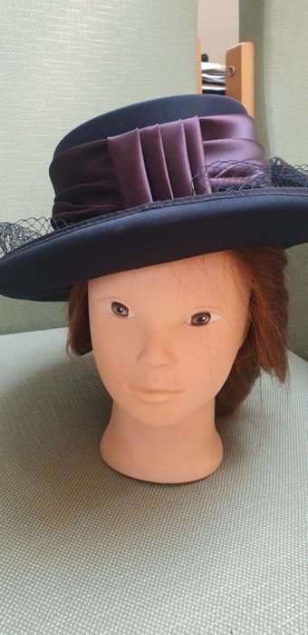 Pălărie bleumarin pentru nunți