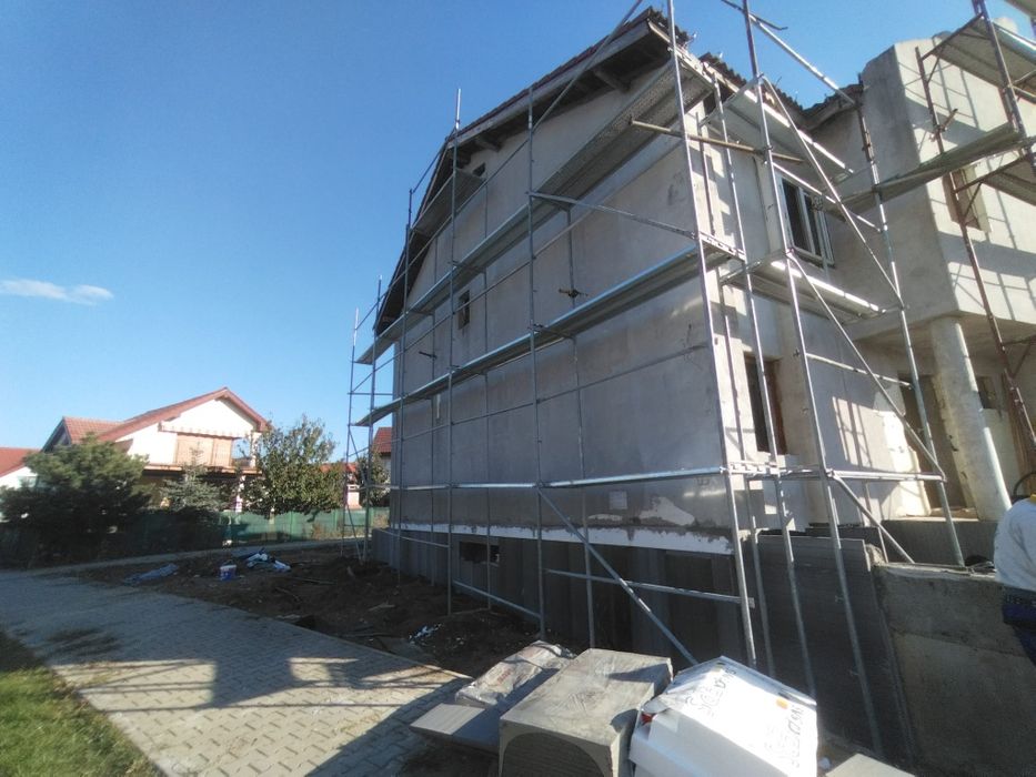 Vând și închiriez schela metalica avem pe stoc 5000 mp