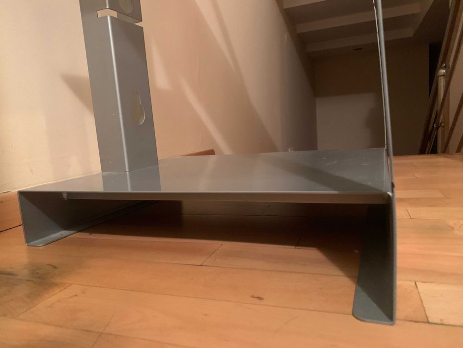 Дизайнерские Стеклянные Стилажи