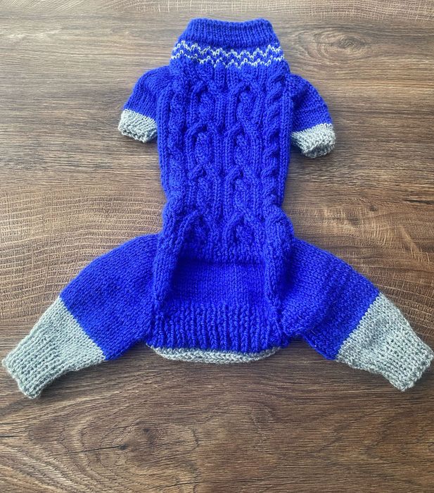 Дрехи, пуловери по поръчка за куче