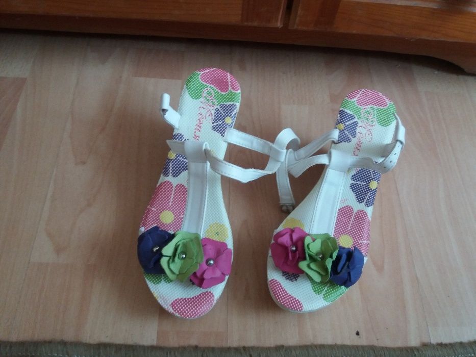 Дамски сандали