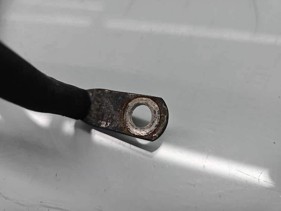 Borna baterie (-) Volkswagen Tiguan (5N) [Fabr 2007-2016] 1K0915181H