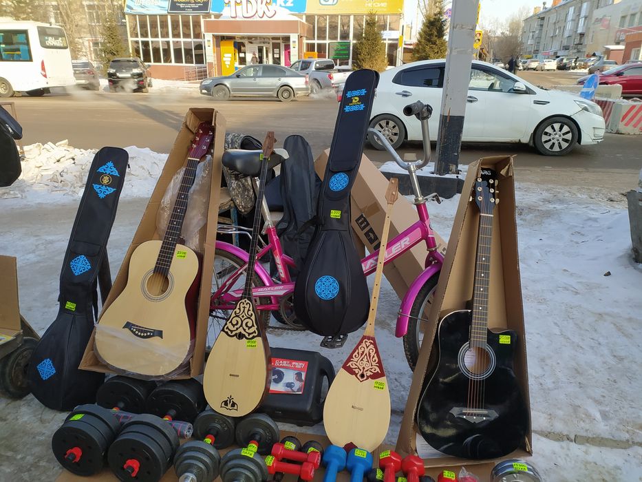 Акустическая гитара домбра