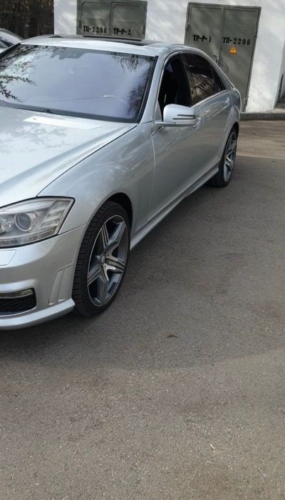 Продам Mercedes 221 S класс объем 5.5 AMG