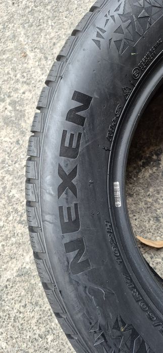4 anvelope iarna ca noi Nexen.Pretul este pe bucata.