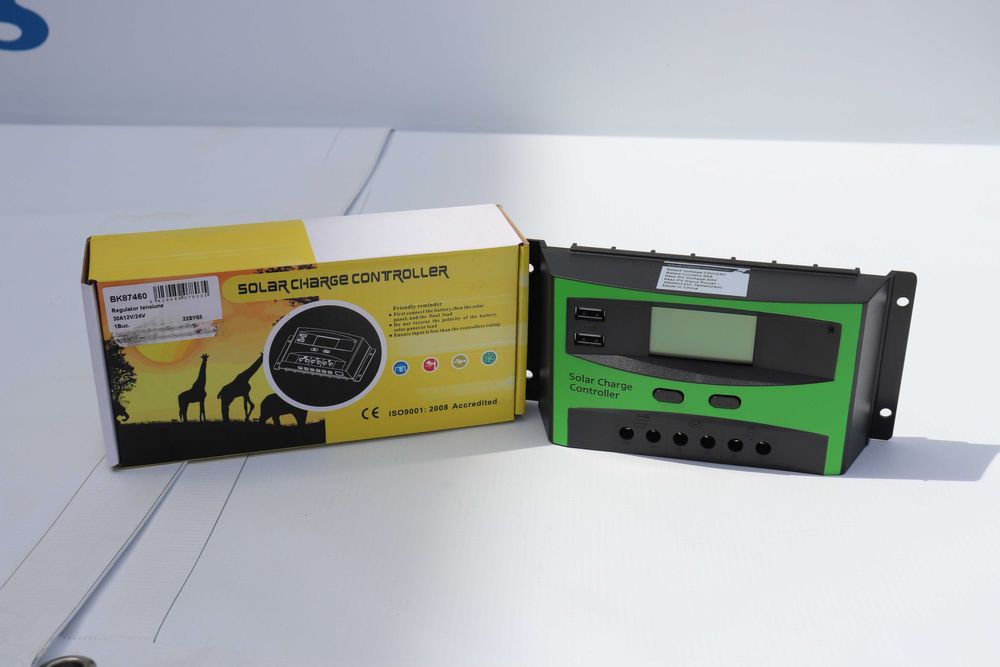 Gard electric regulator de tensiune 30A pentru panou solar