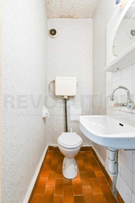 Продава се Тристаен апартамент в София, Надежда 1 - 84 кв.м за 2203 €/кв.м - Снимка #13