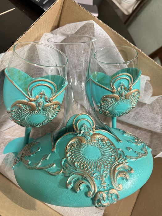 Декантер за вино с две чаши - РЪЧНО ИЗРАБОТЕН ПОДАРЪЧЕН КОМПЛЕКТ