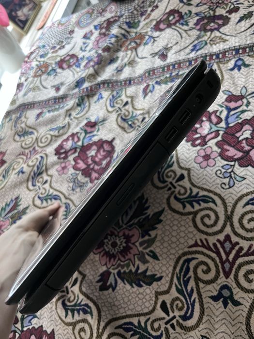 Ноутбук hp 2000 для запчастей
