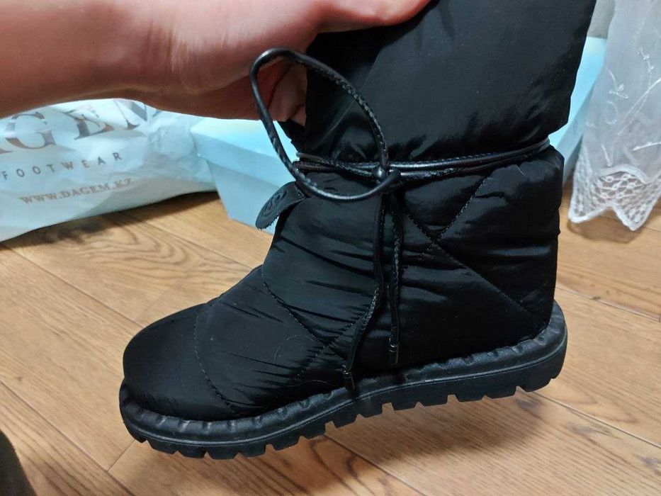 Новые женские ботинки