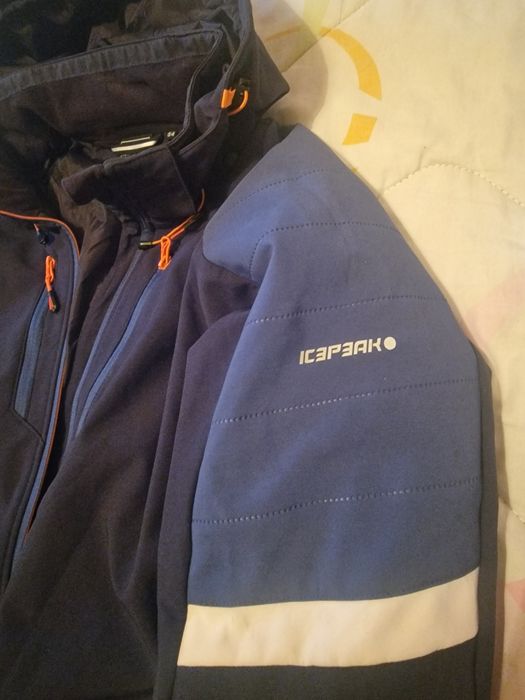 Продавам туристическо яке